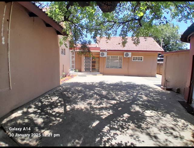 328M² OFFICE FOR SALE IN BO-DORP